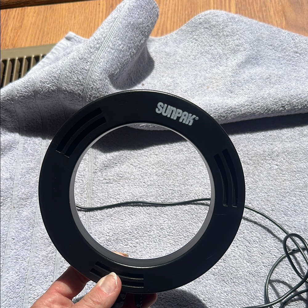 LED Ring Light with Remote - Picture 3 of 6